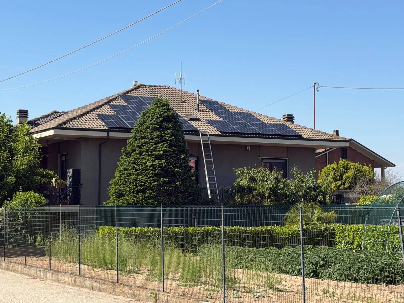 Impianto fotovoltaico installato su un’abitazione privata